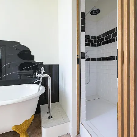 Domaine De La Monestarie - Teritoria בית הארחה 4*